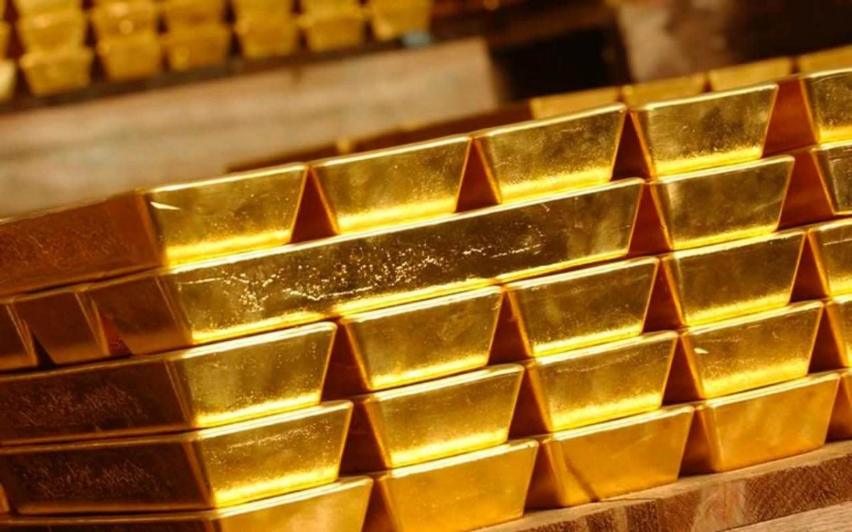 قیمت جهانی طلا در حالی افت کرد که سرمایه‌گذاران منتظر اجلاس سالانه فدرال‌رزرو هستند.