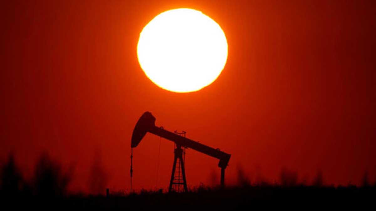 صعود نفت در بازار جهانی/ شایعات از پس نفت بر نیامد