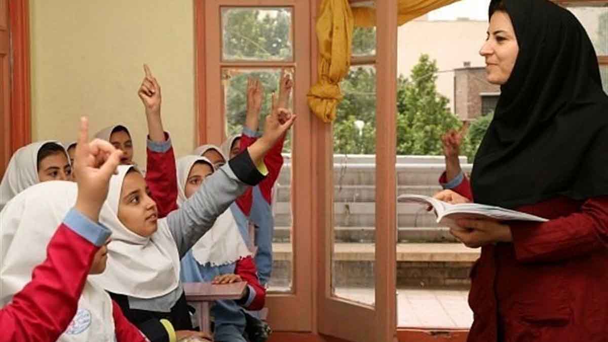 تمدید مهلت ثبت نام نقل و انتقالات معلمان به کلانشهرها