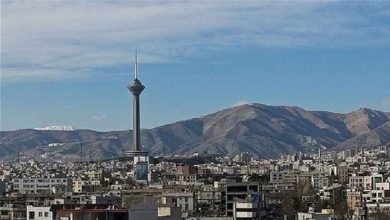 وضعیت هوای تهران ۱۴۰۱/۱۲/۱۷؛ تداوم تنفس هوای "مطلوب"