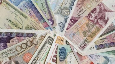 کاهش نرخ رسمی ۱۰ ارز | فهرست قیمت‌های جدید در ۷ فروردین ۱۴۰۲