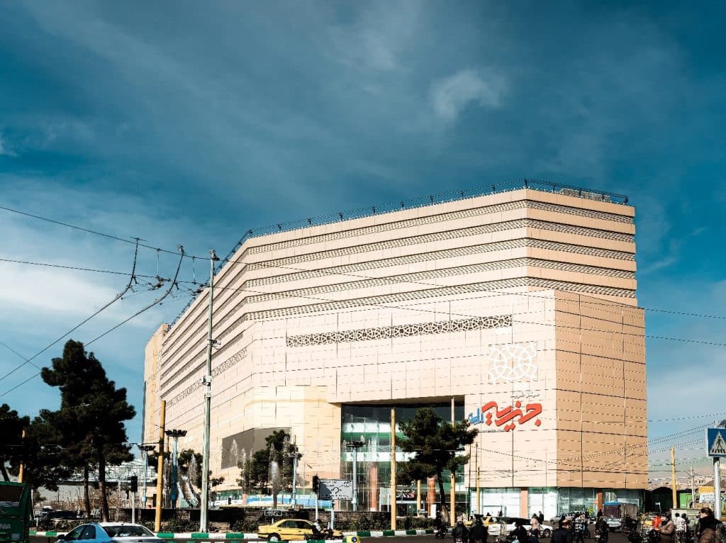 بزرگ‌ترین نمایشگاه دائمی لوستر بازار بزرگ جهیزیه ایران