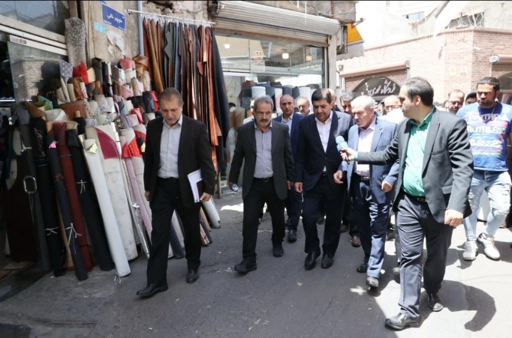 بازدید دو ساعته محمد مخبر از بازار کفش واقع در بازار بزرگ تهران