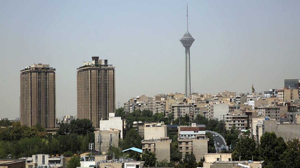 وضعیت هوای تهران ۲۰ تير ۱۴۰۲ ؛ تنفس هوای "قابل قبول"