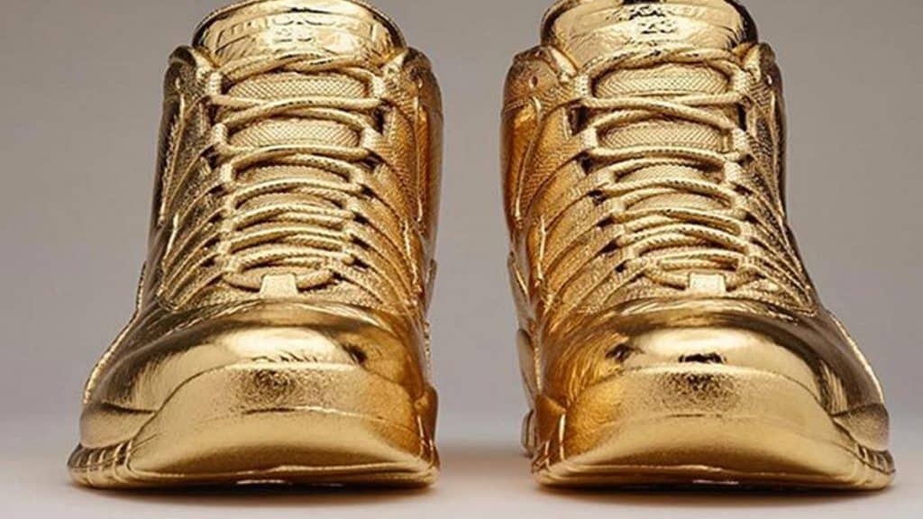 کفش "Solid Gold OVO x Air Jordans