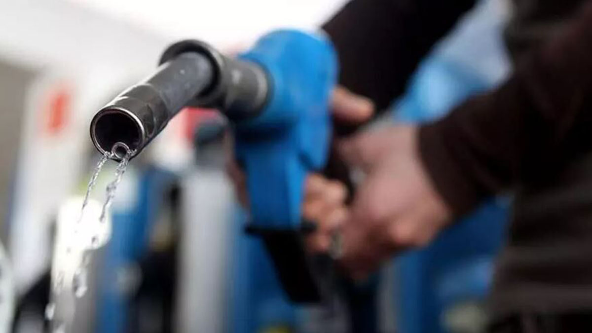 قیمت بنزین در سال آینده چقدر می شود؟ /  منتظر بنزین ۲۵ هزار تومانی باشیم؟